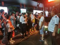 感動！膠州巴士雨夜“定制線路”接送膠東地鐵站滯留乘客