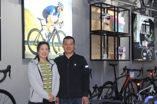 膠州捷安特自行車俱樂部發起者于老板和老板娘