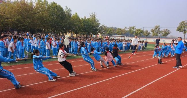 娛樂身心 攜手共進 膠州市膠西小學舉辦秋季趣味運動會